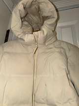 Uniqlo Seamless Down Parka Size Medium Cream Color - Image 3