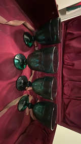 Vintage Emerald Green Glass Goblet Set - Image 2
