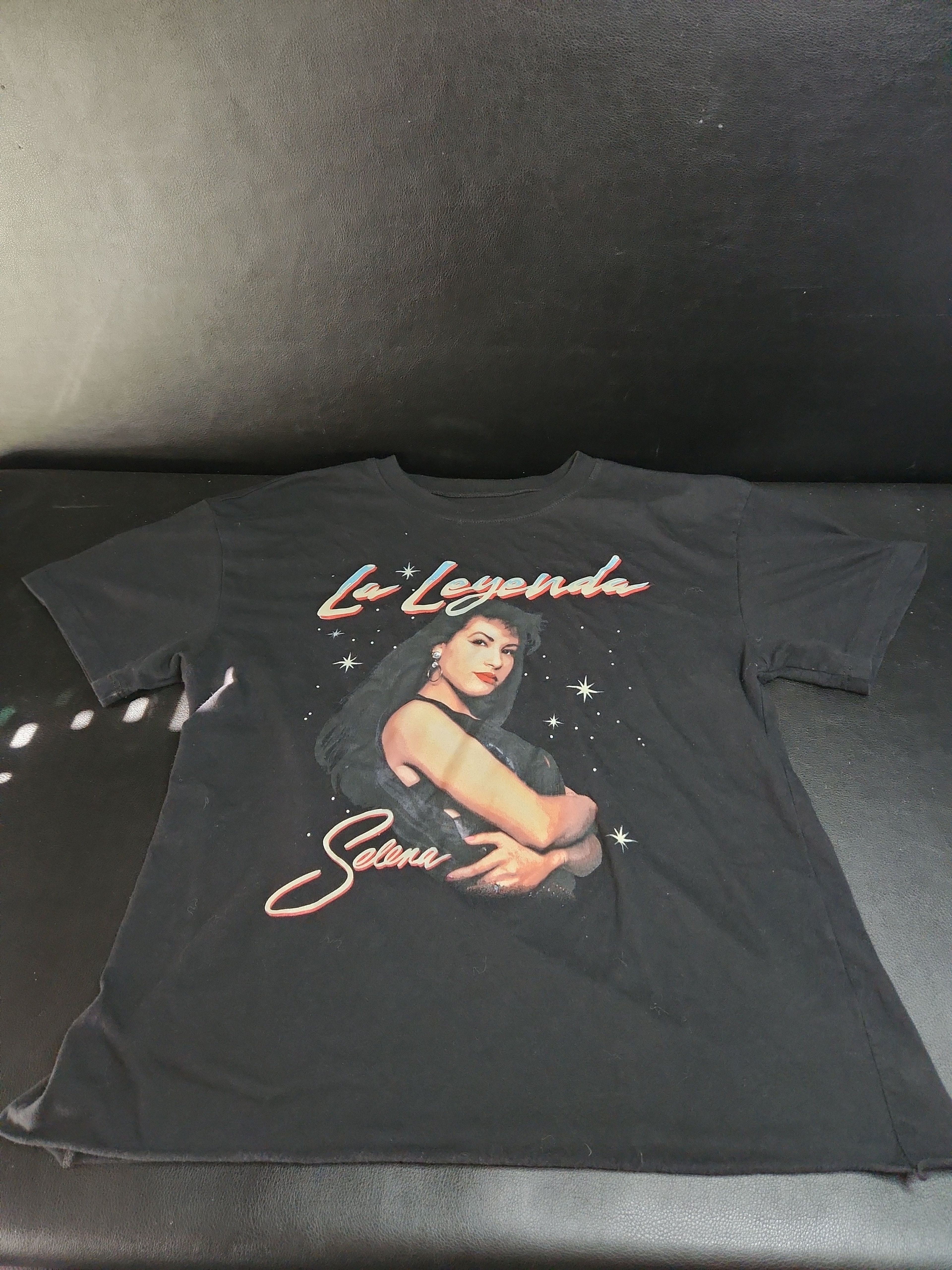 Selena La Leyenda Graphic T-Shirt - Image 2