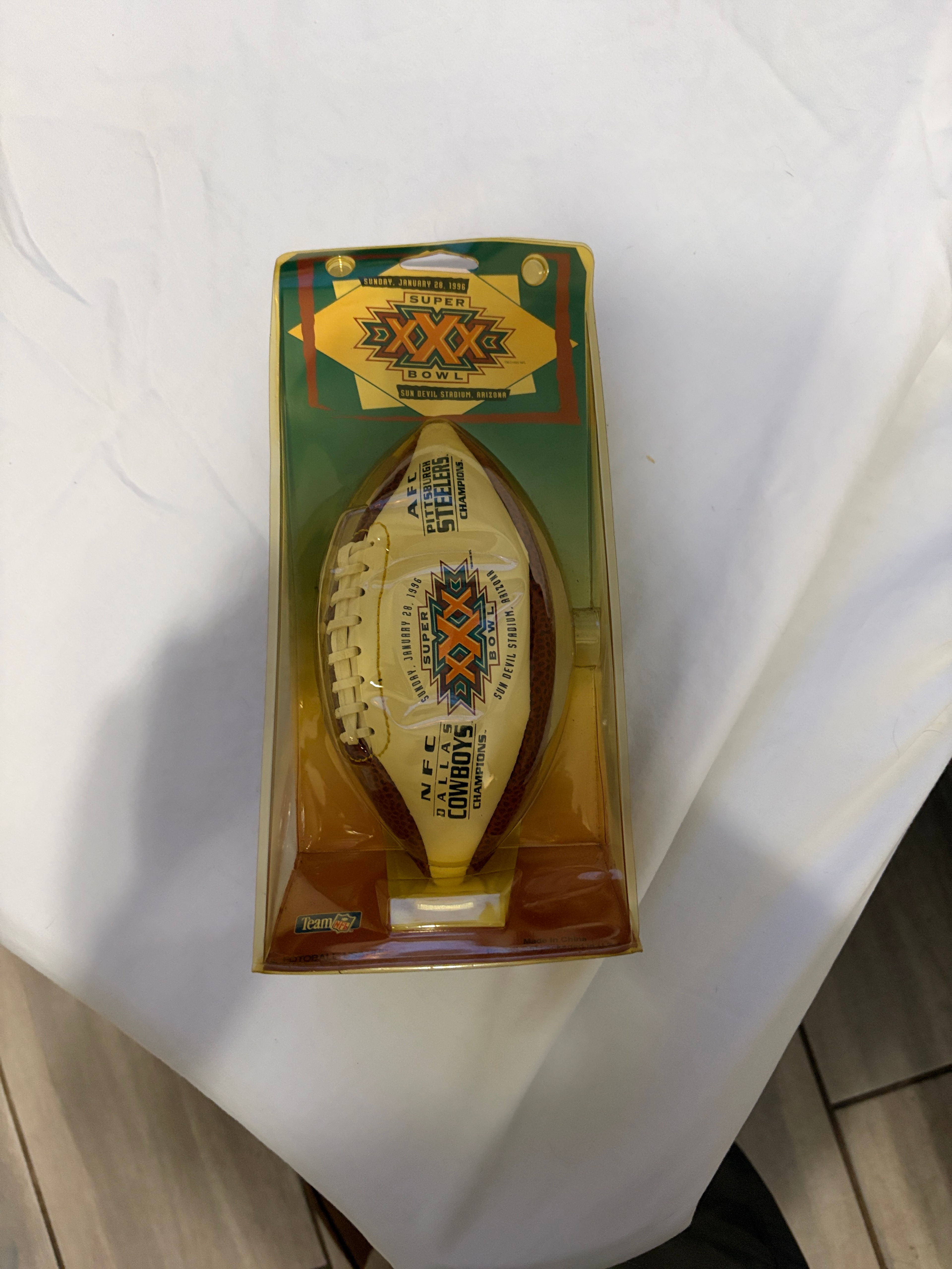 Super Bowl XXX Commemorative Mini Football Dallas Cowboys vs Pittsburgh Steelers