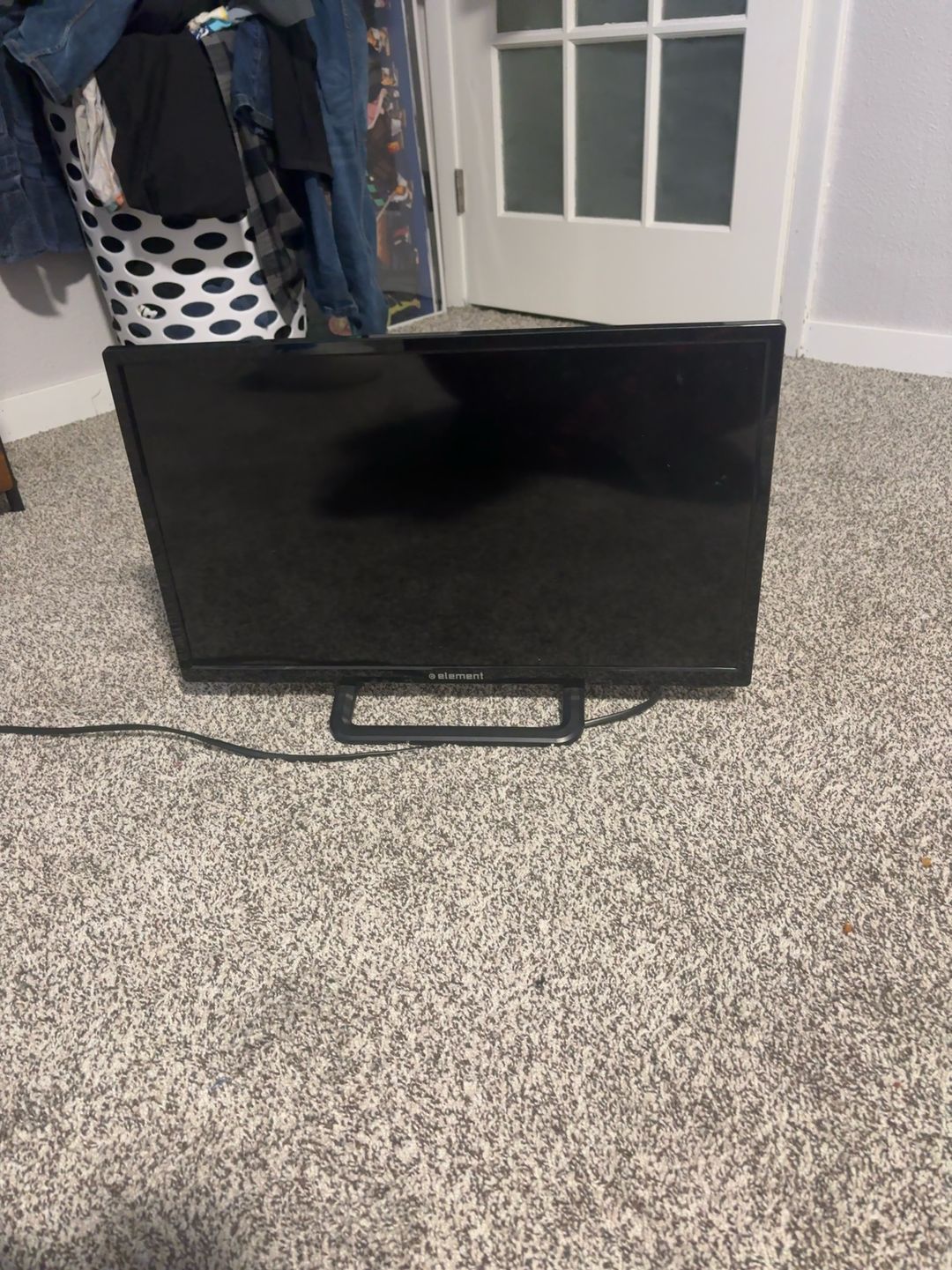 Element ELEFW248 24-inch TV