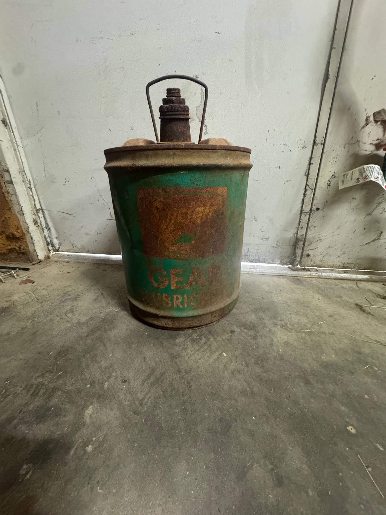 vintage oil can