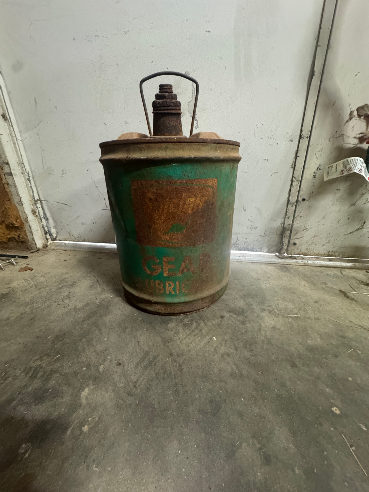 vintage oil can