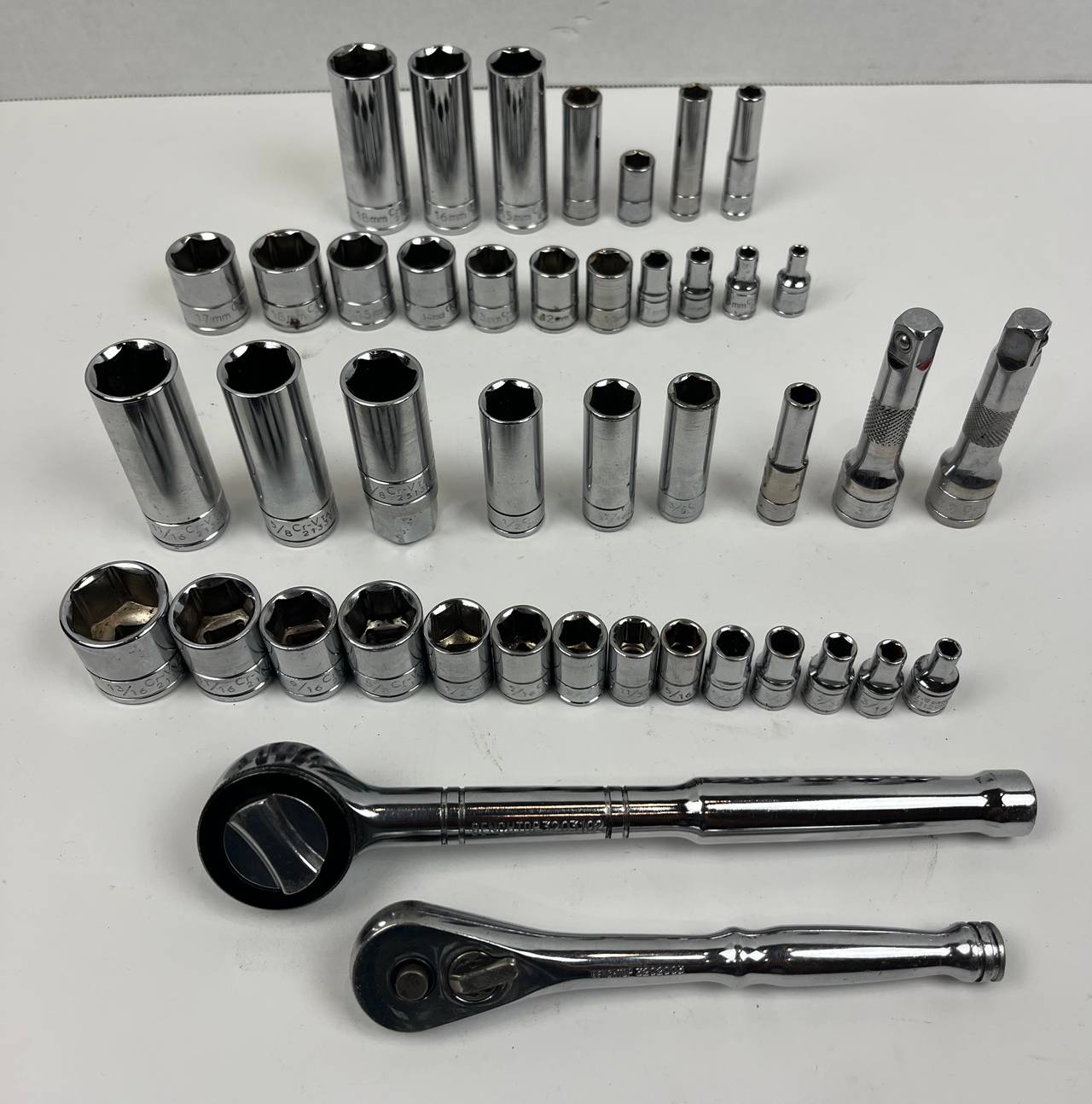 43 pc Ratchet Socket Set Standard Metric Extension Benchtop Tools
