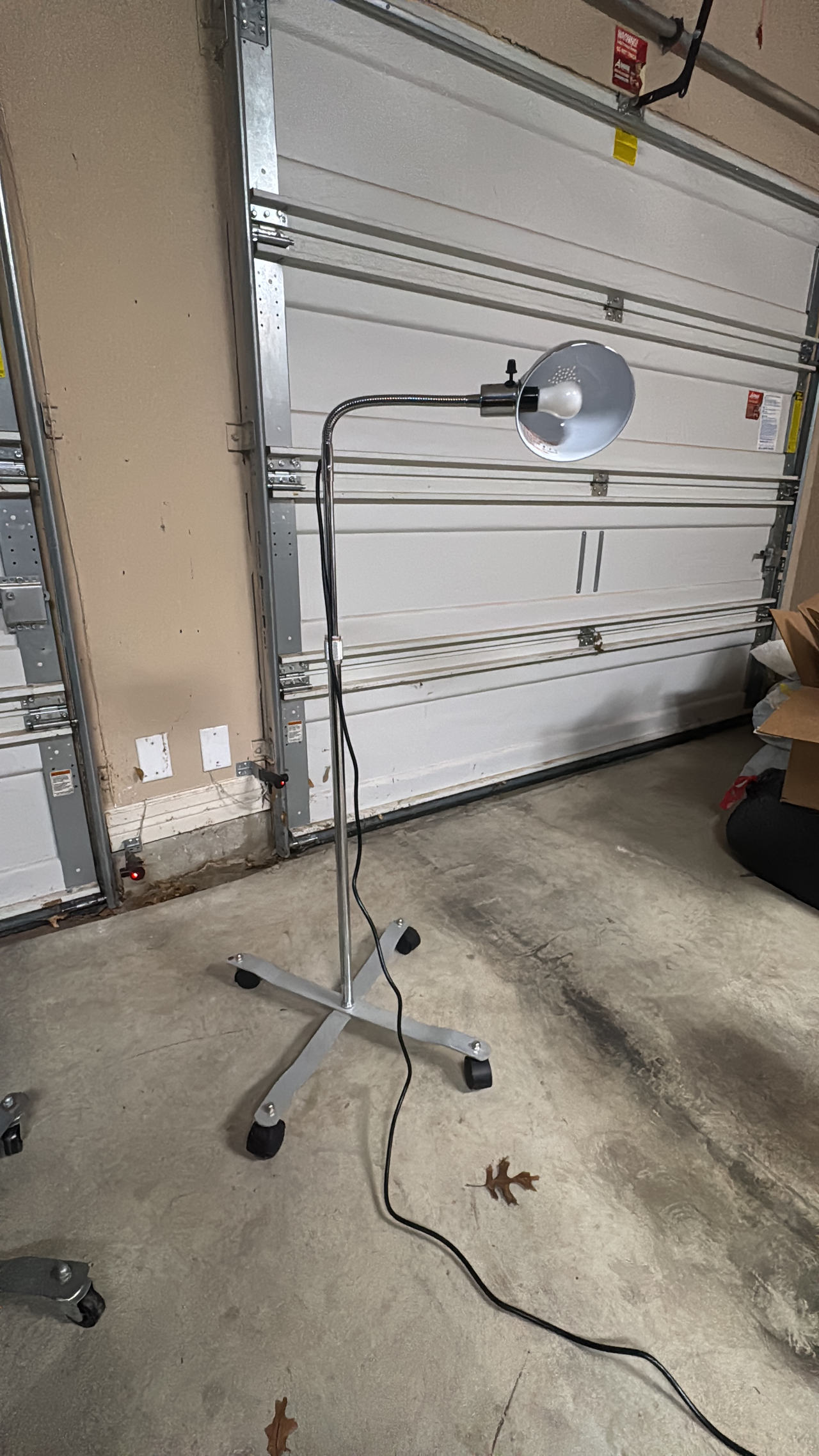 Rolling Gooseneck Floor Lamp with Metal Shade
