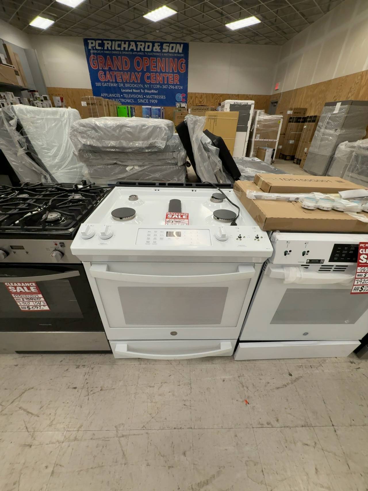 GE 30" Slide-In Range White