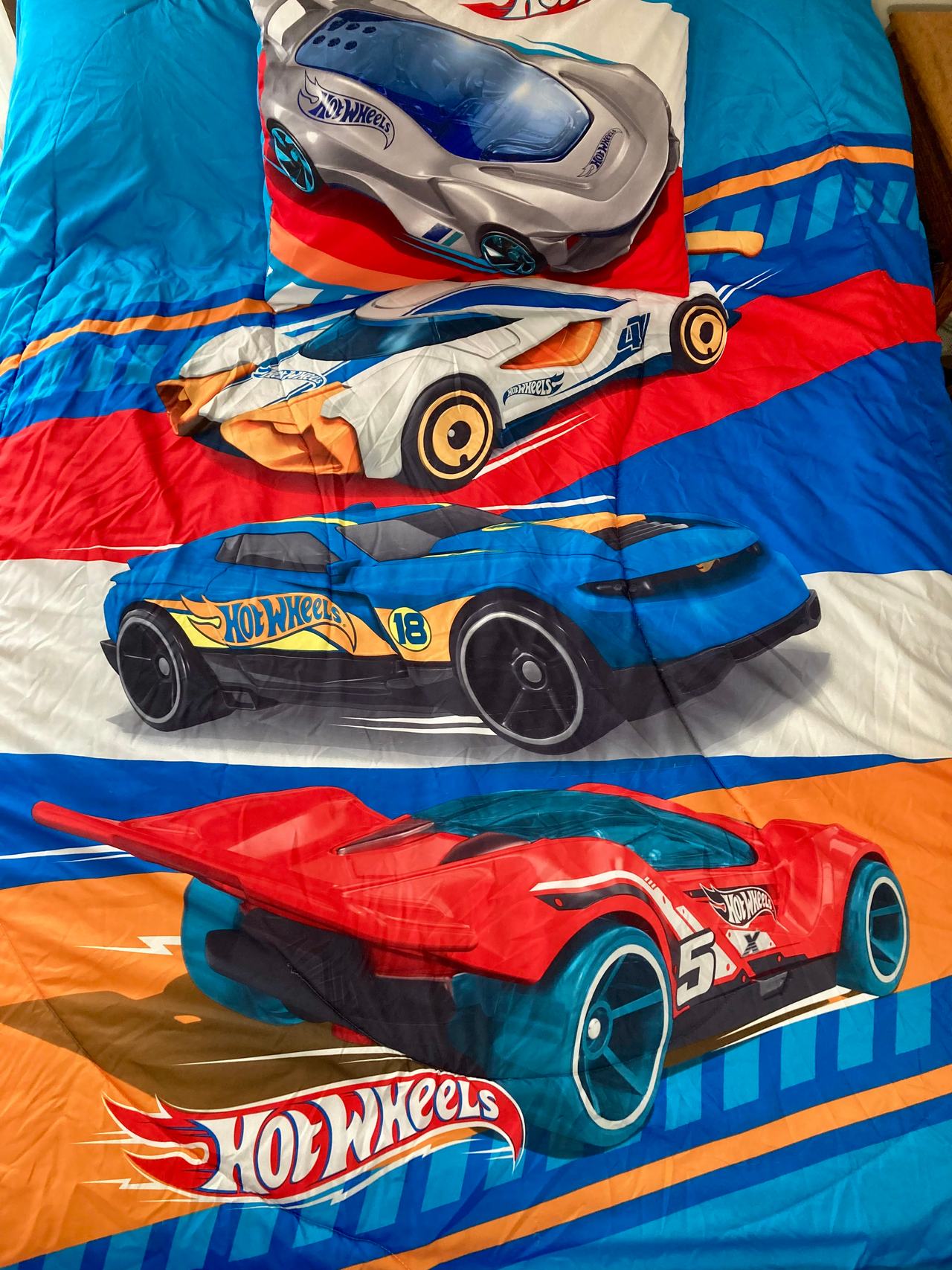 Hot Wheels Twin/Full Comforter and Sham Set