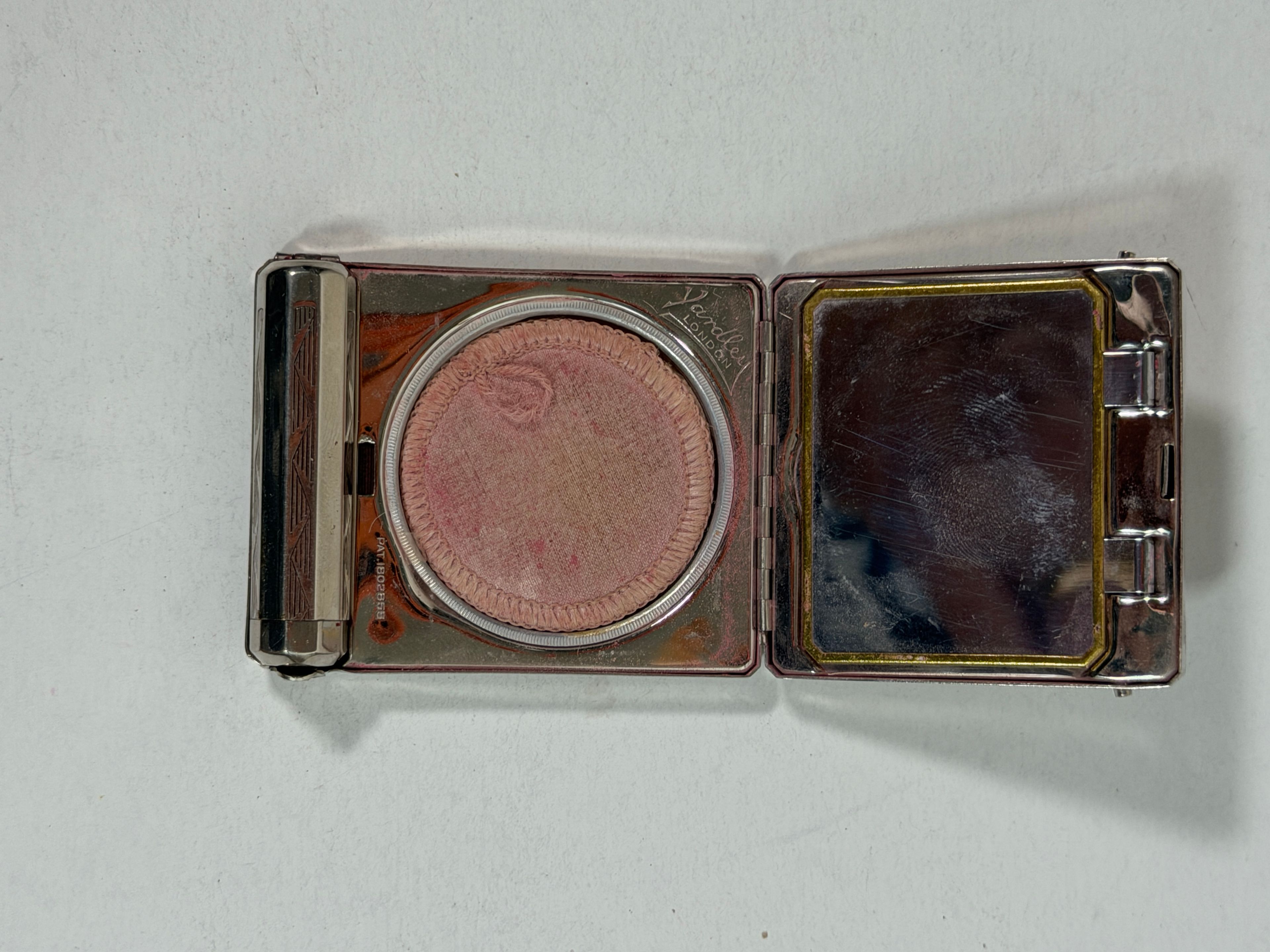 Vintage 1950s Yardley of London "Evening Lipstick" Triple Compact Vanity Set - Image 7