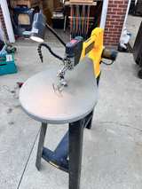 DeWalt DW788 20" Variable Speed Scroll Saw - Image 7