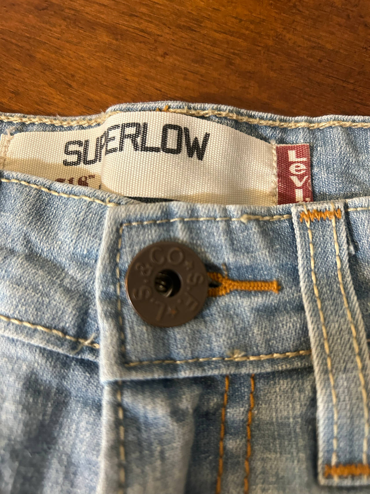 Levi's Superlow shorts