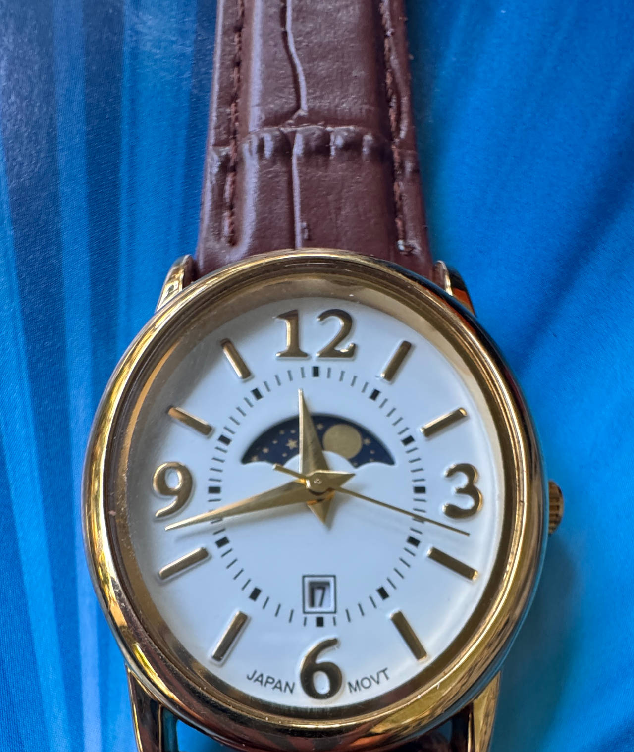 Oval Moonphase Quartz Watch