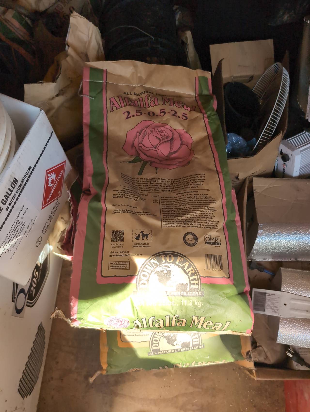 Down To Earth Alfalfa Meal 2.5-0.5-2.5 Fertilizer, 25 lb