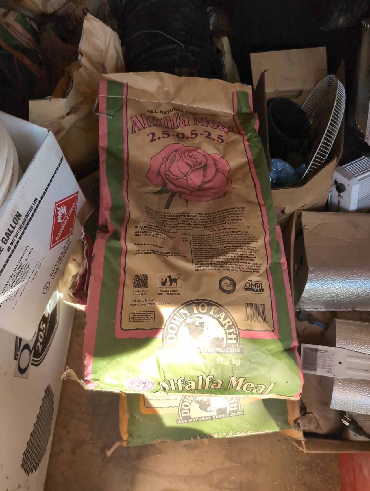 Down To Earth Alfalfa Meal 2.5-0.5-2.5 Fertilizer, 25 lb