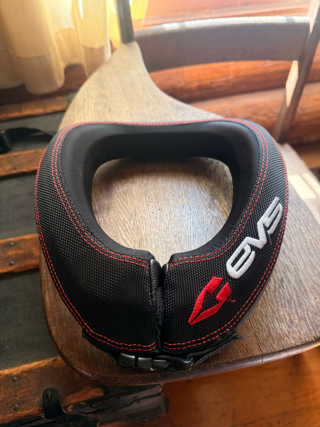 EVS R4 Youth Race Collar