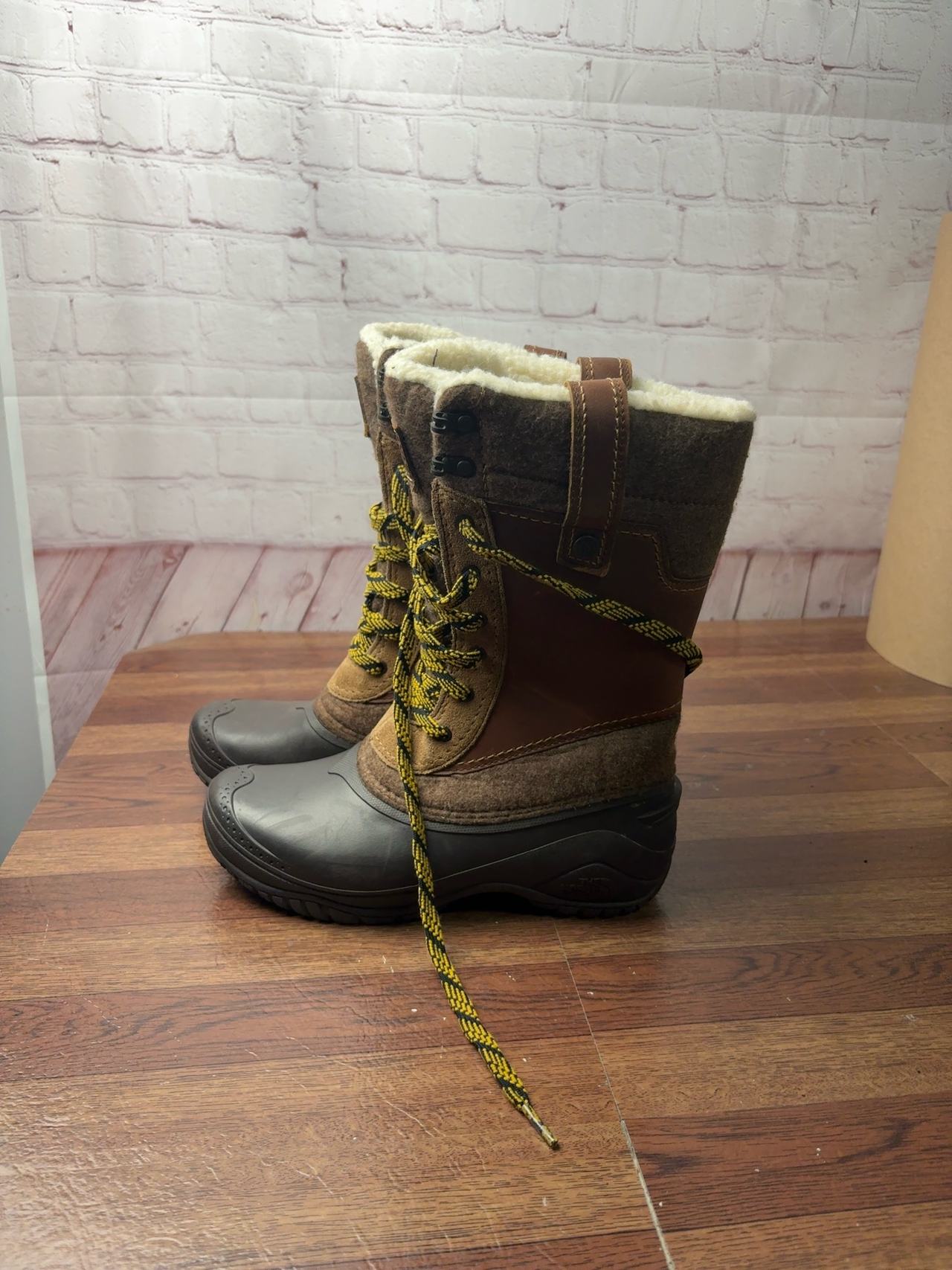 The North Face Shellista III Mid Women's Brown Boots size 7