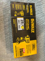 DeWalt ATOMIC 20V MAX 1/2 in. Cordless Impact Wrench with Hog Ring Anvil - Image 1