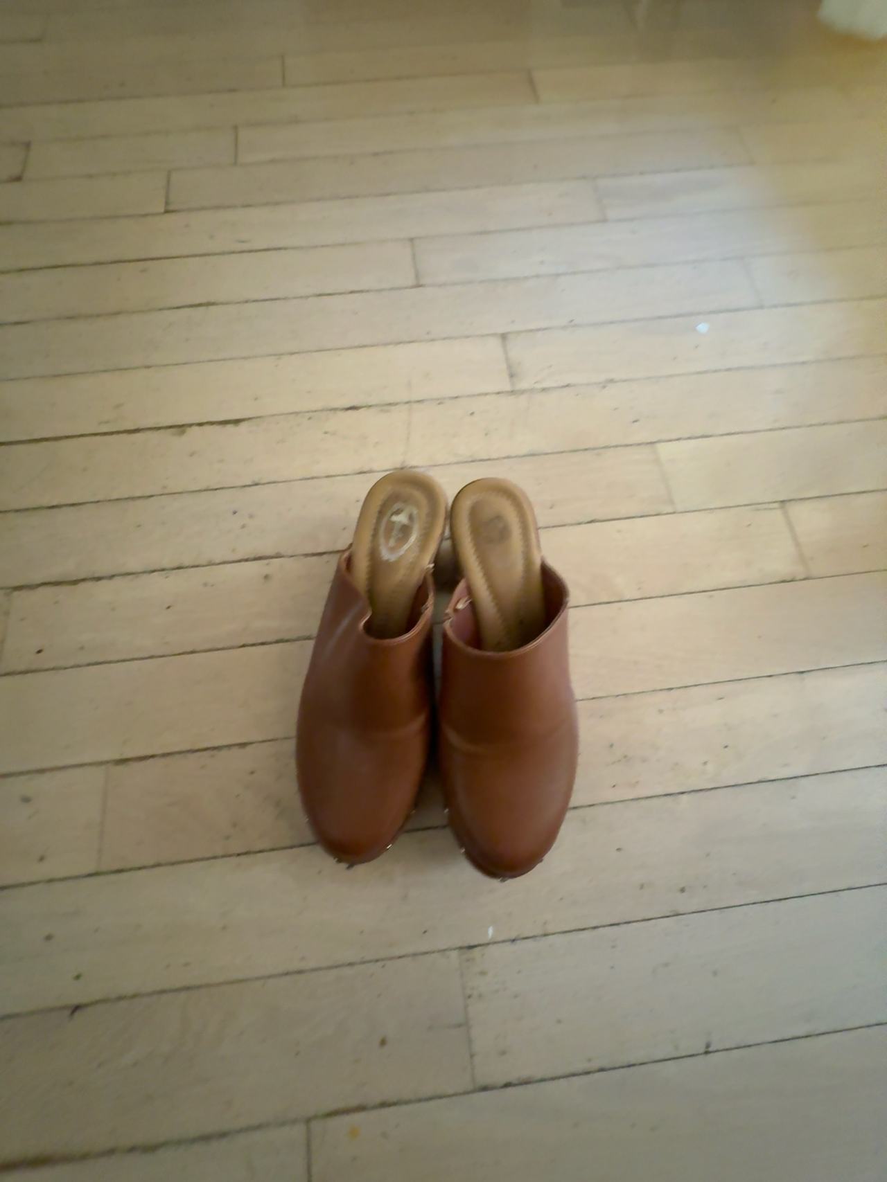 Old Navy Women's Leather Clog