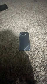 Samsung Galaxy S10 - Image 2