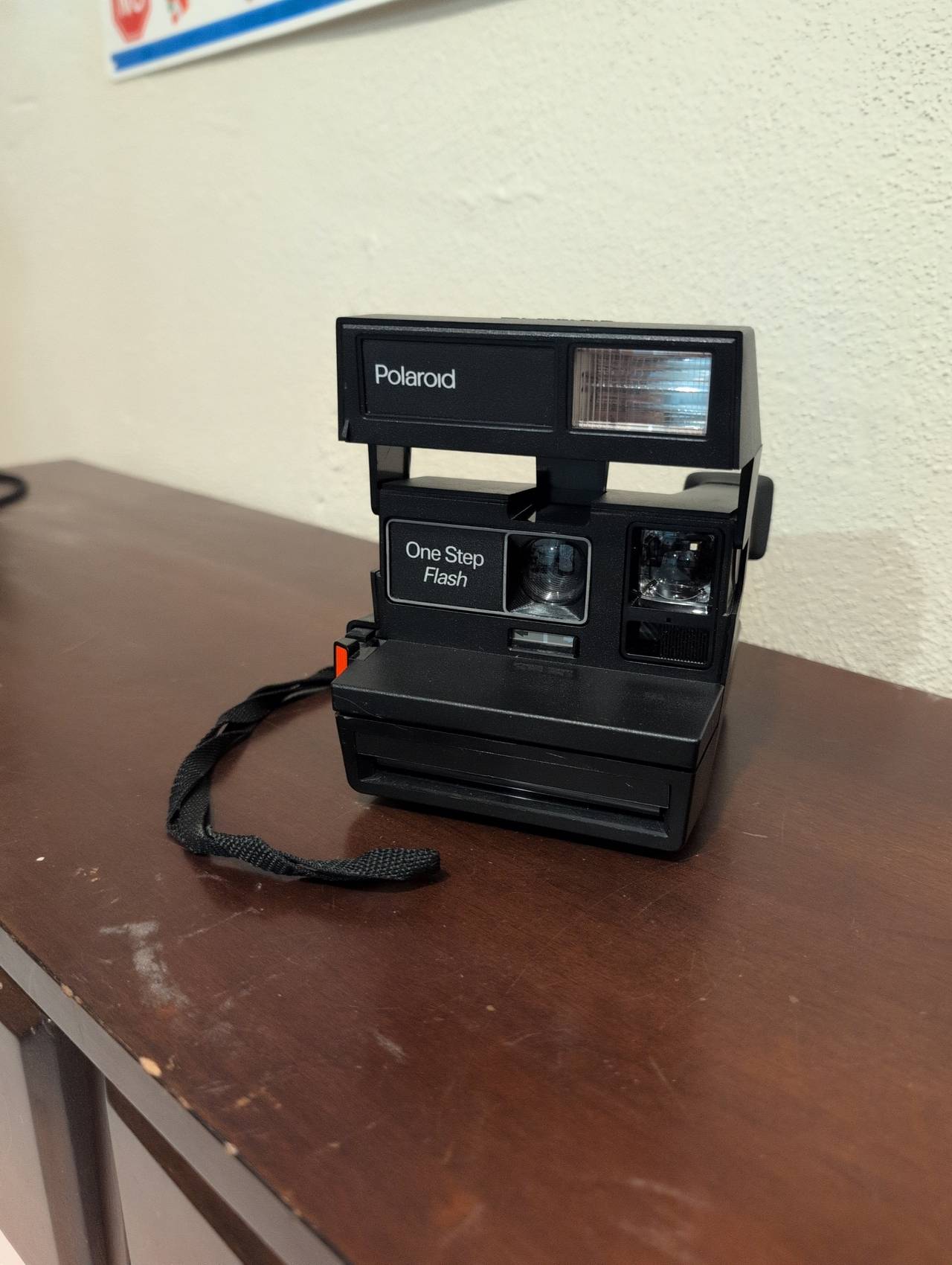 Polaroid OneStep Flash 600 Instant Film Camera