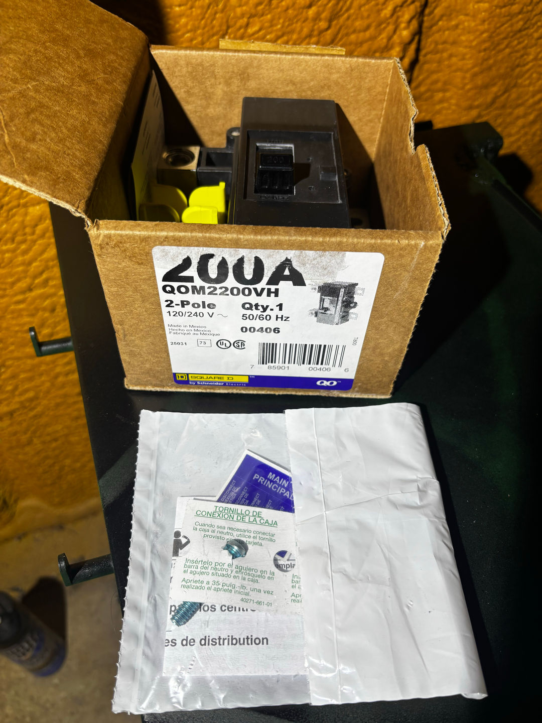 Square D QO 200amp Main Circuit Breaker