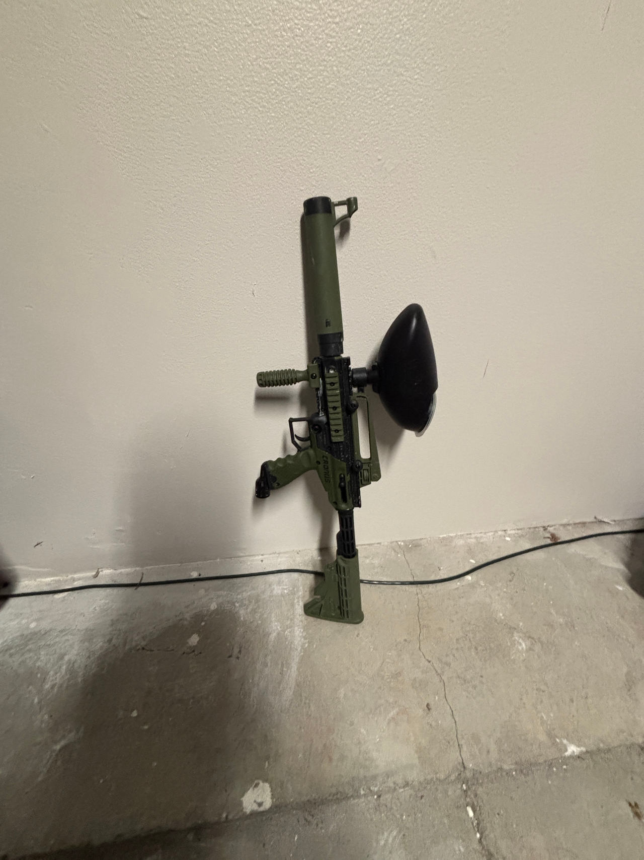 Tippmann Cronus Tactical Paintball Marker - Black & Green