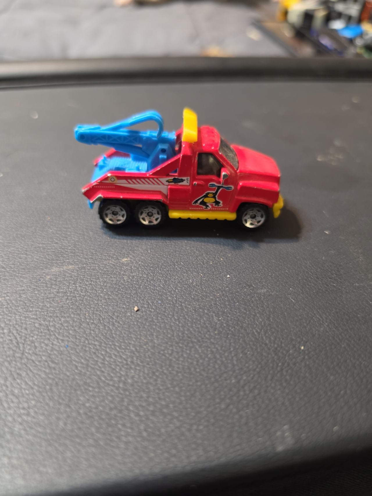 Maisto Fresh Metal Tow Truck