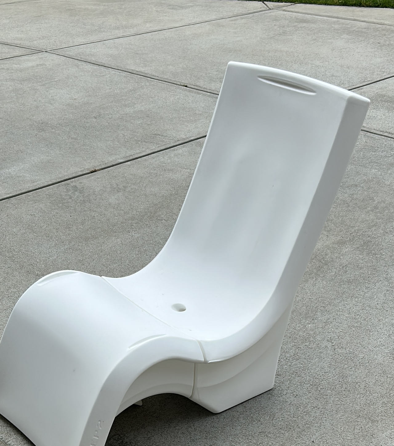 Ledge Lounger Signature Chair