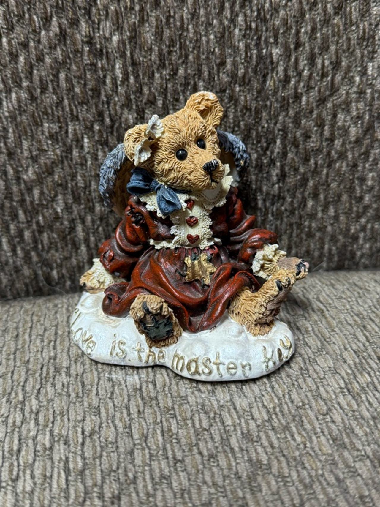 Boyds Bears Guinevere the Angel "Love Is The Master Key" Figurine