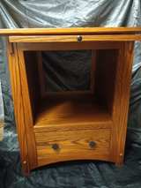 Simply Amish McCoy Deluxe Nightstand w/Opening, Oak - Image 4
