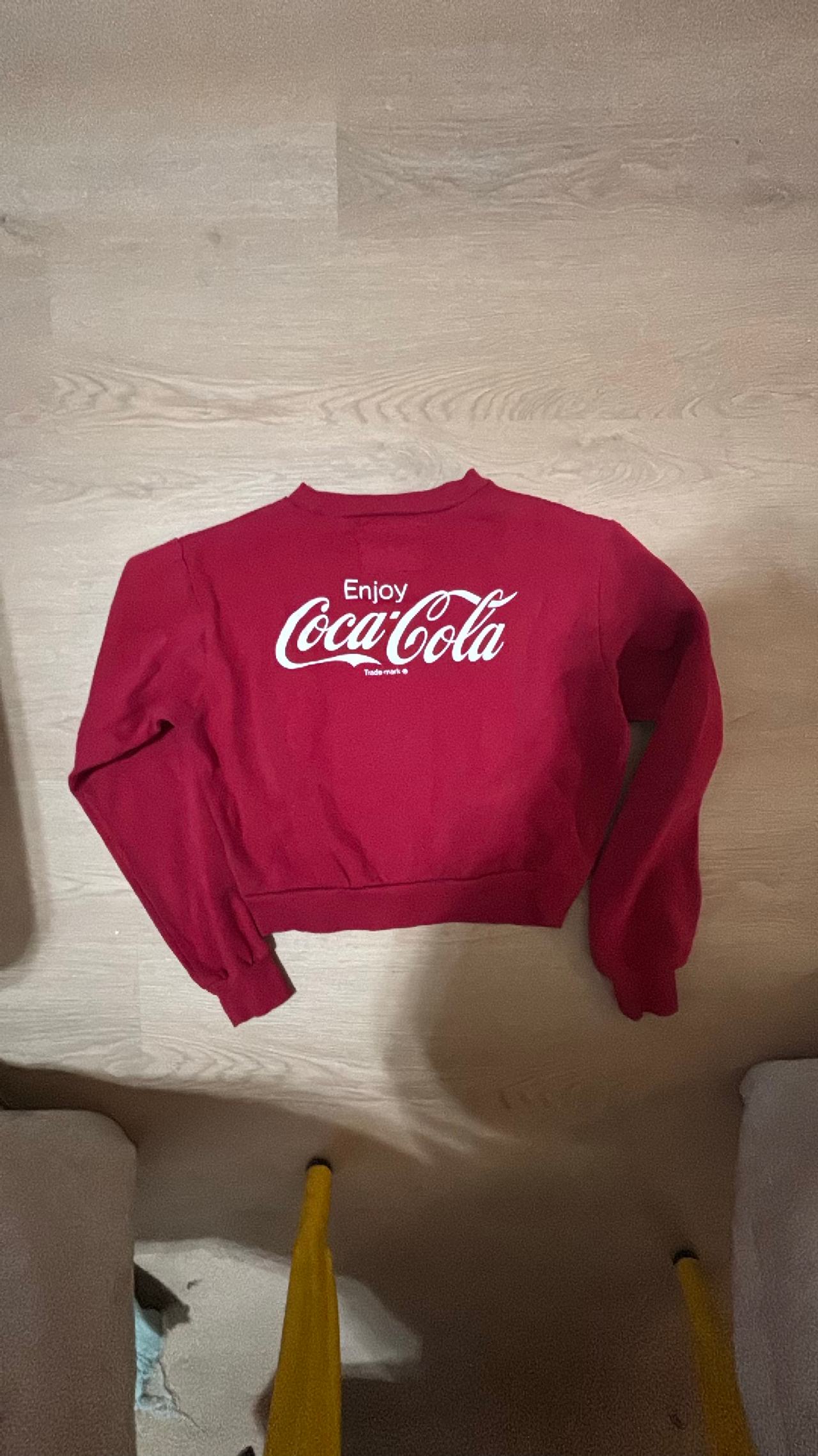 Coca-Cola Graphic Cropped Sweatshirt