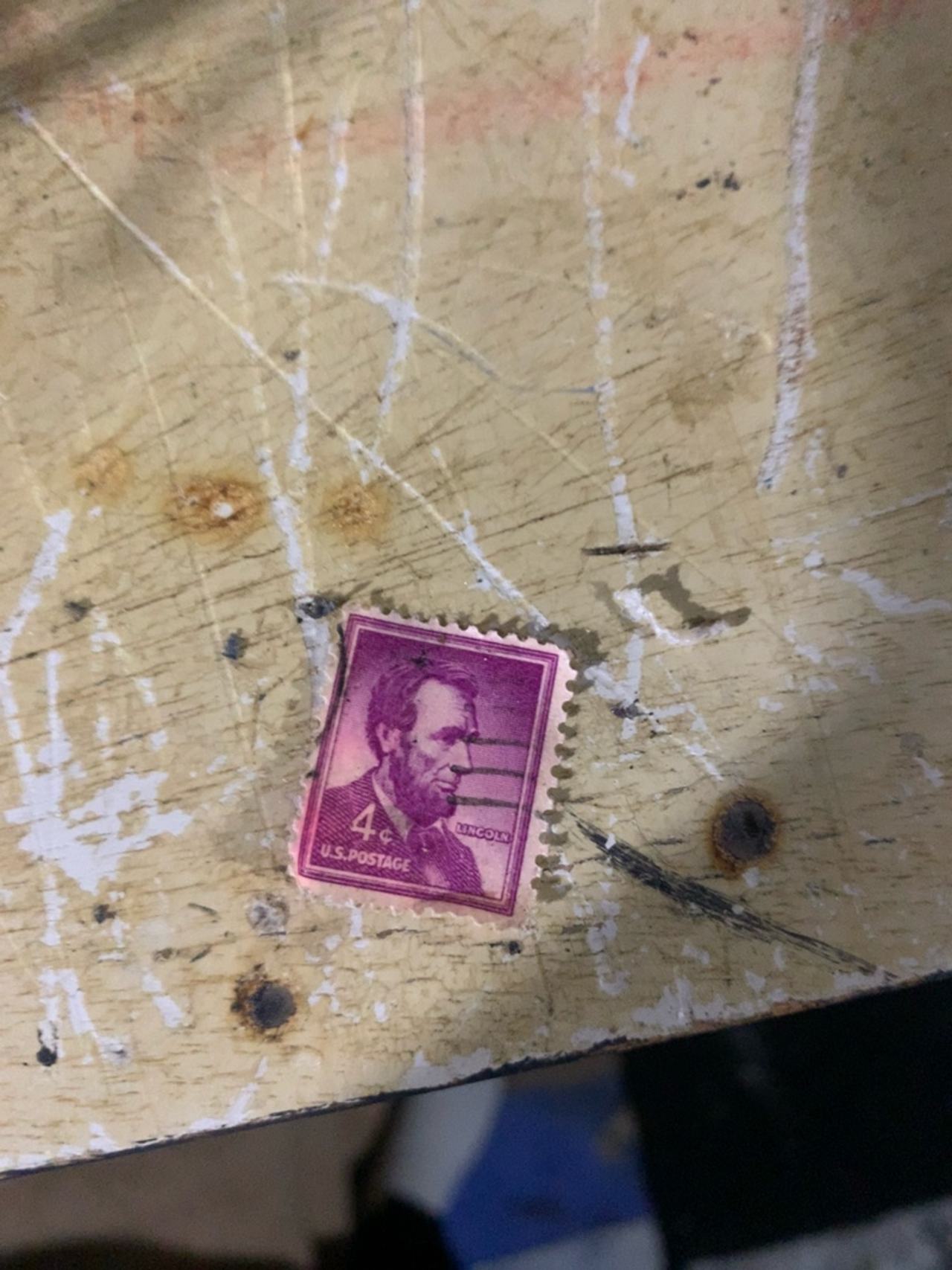 U.S. Postal Service Abraham Lincoln 4¢ Purple Stamp