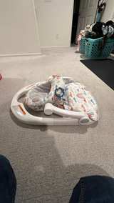 Fisher-Price Sit-Me-Up Floor Seat Rainbow Showers - Image 6