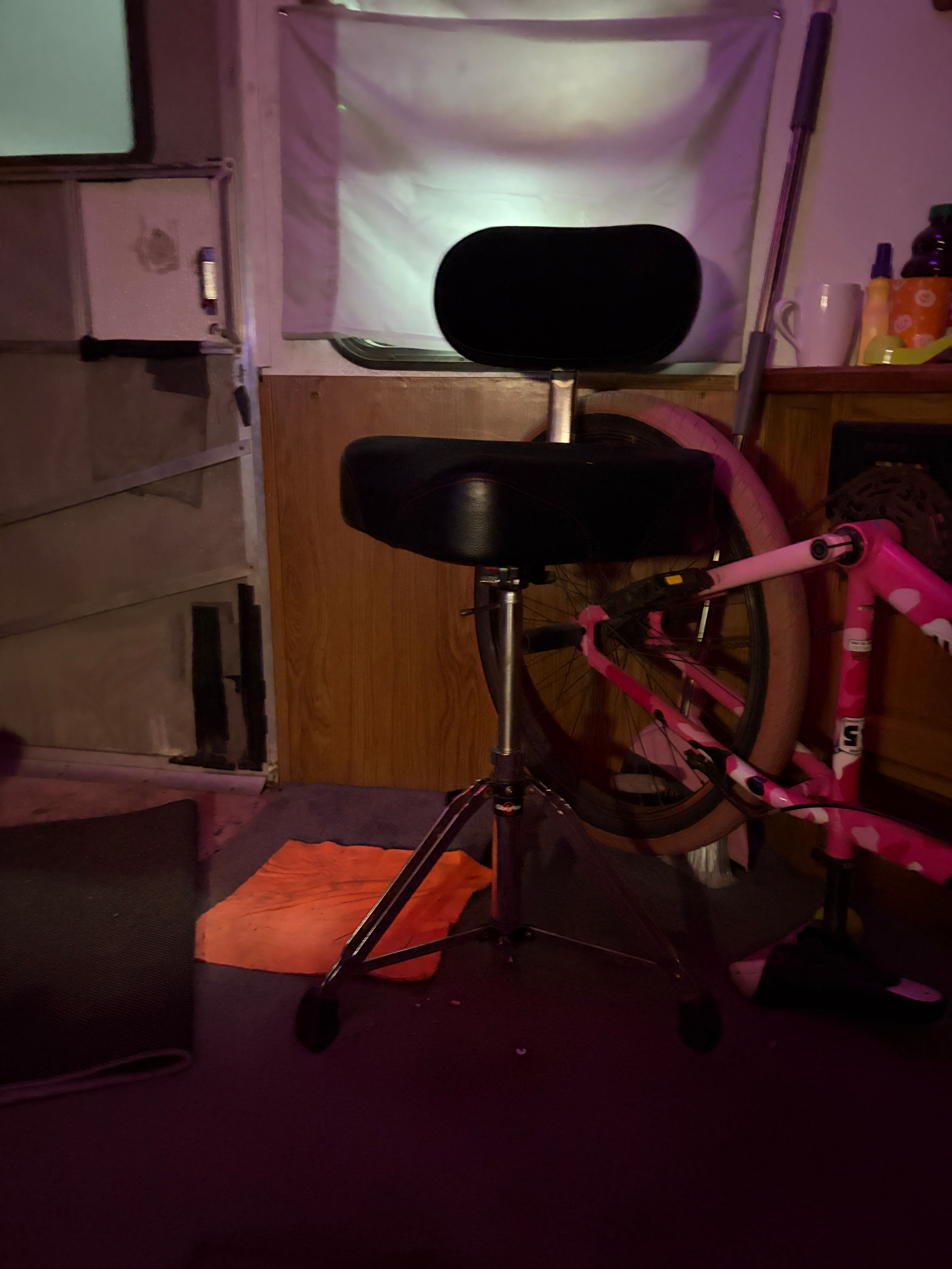 Gibraltar 9608MB Moto Style Drum Throne with Backrest