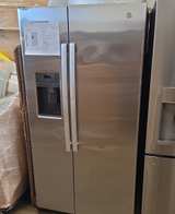 GE 25.3 Cu. Ft. Side-By-Side Refrigerator - Image 2