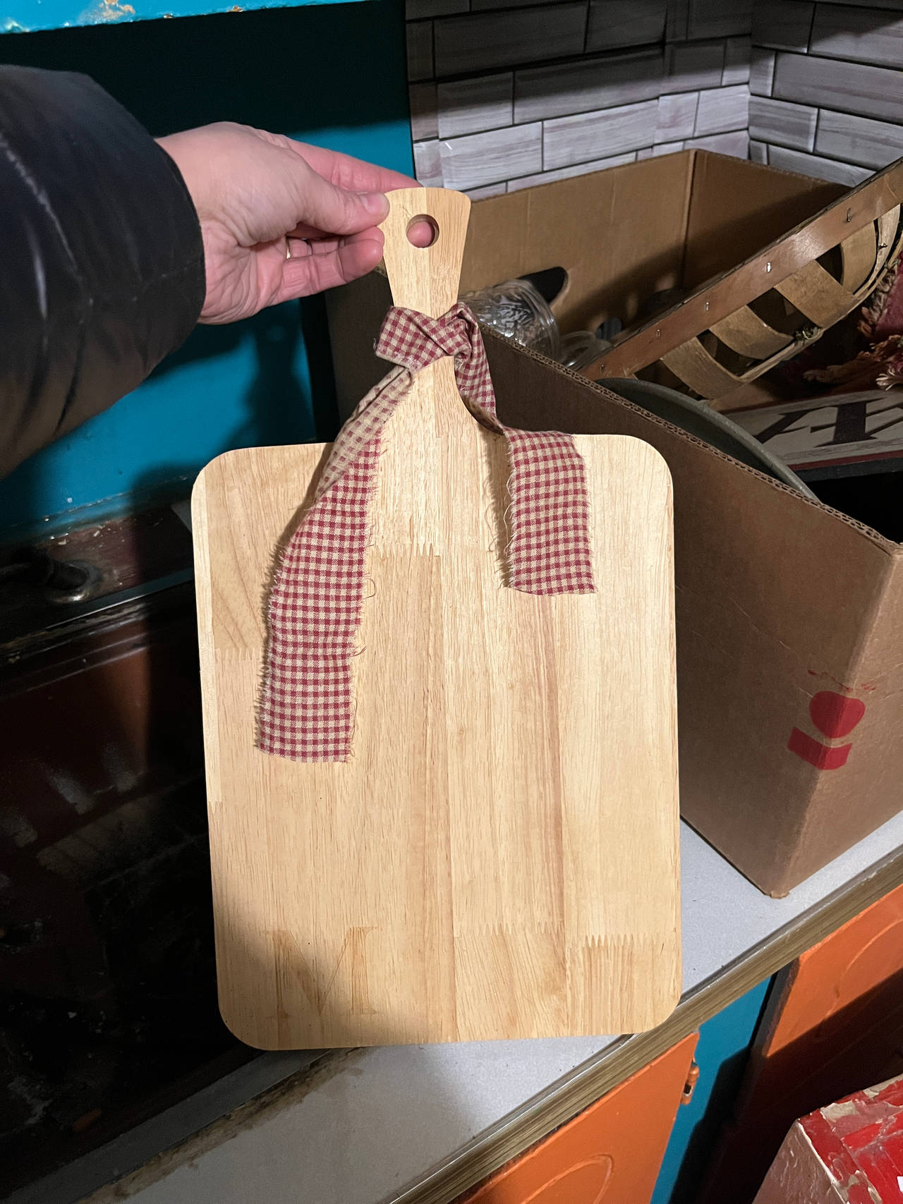 Wooden Cutting Board with Handle
