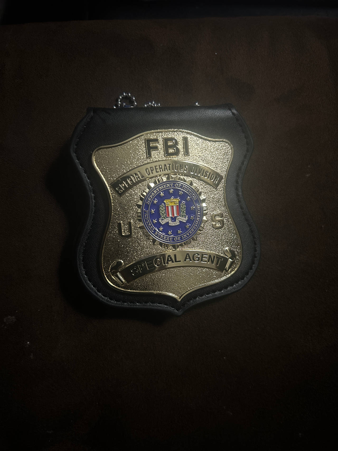 FBI Special Agent Prop Badge with Leather Holder
