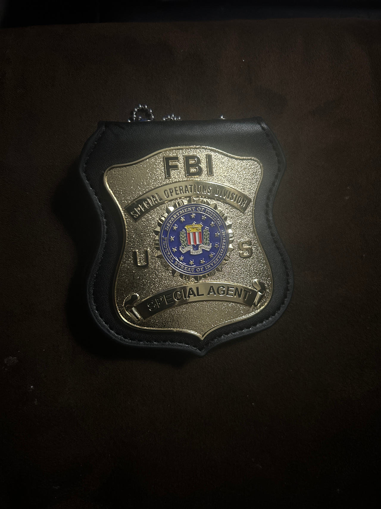 FBI Special Agent Prop Badge with Leather Holder