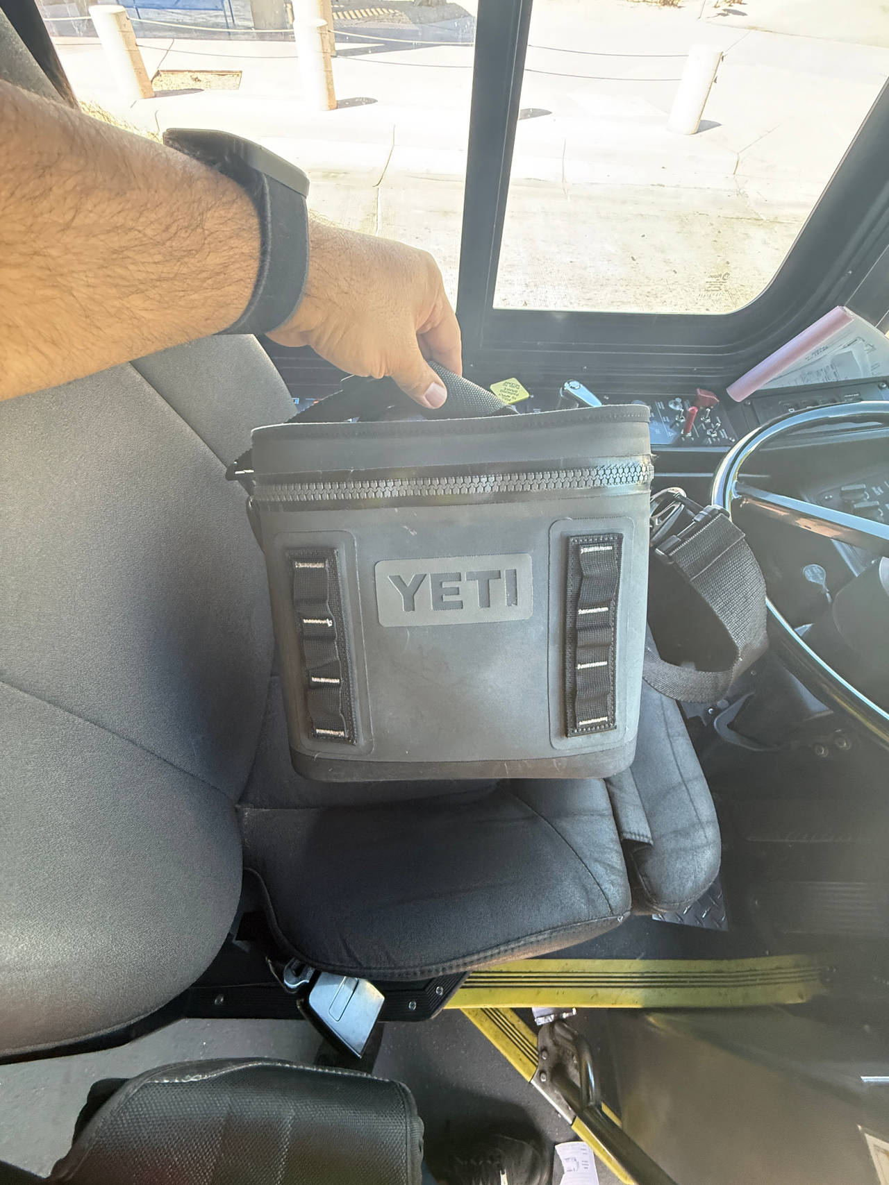 YETI Hopper Flip 8 Soft Cooler