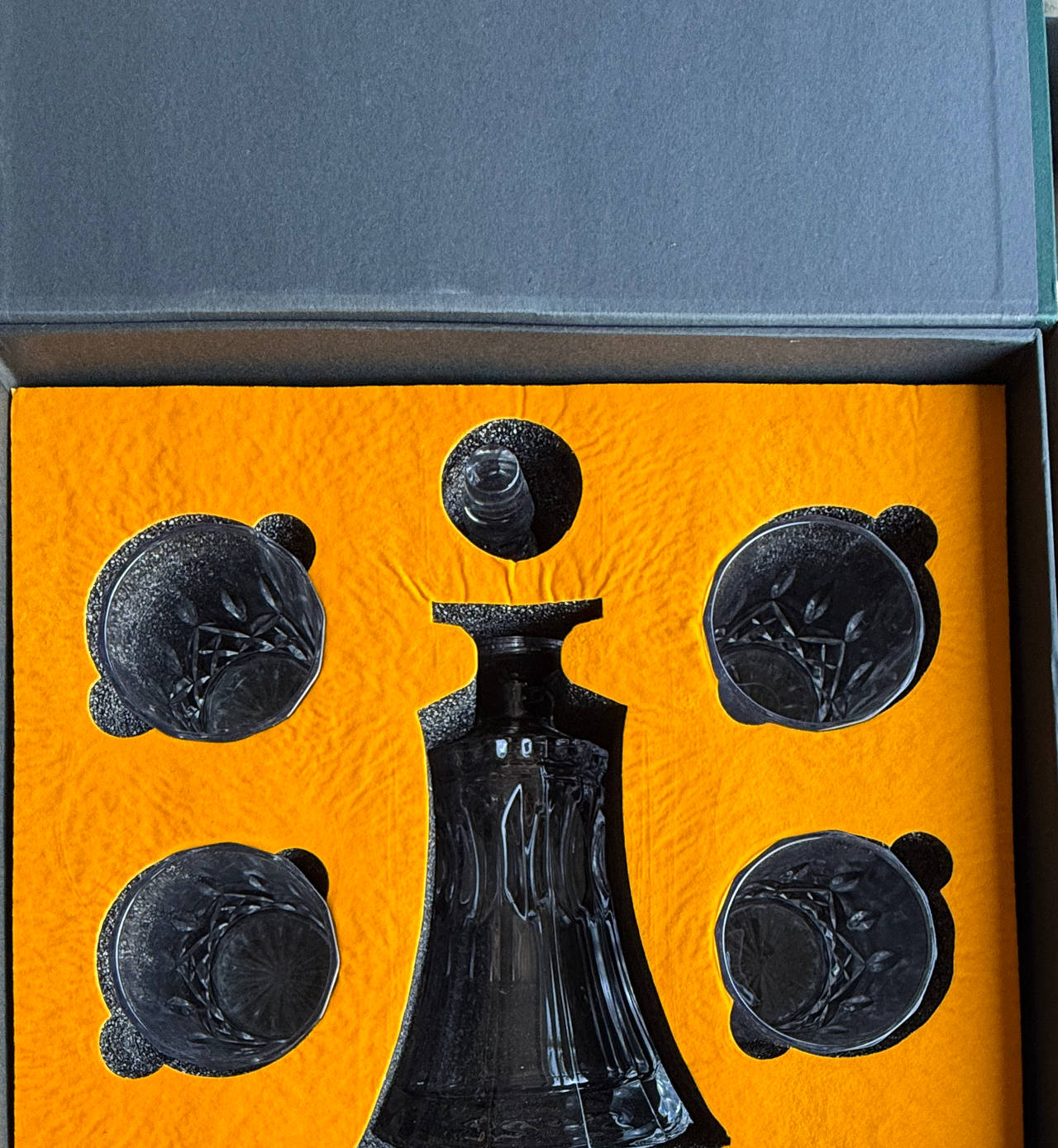 Kanars Whiskey Decanter and 4 Glass Set