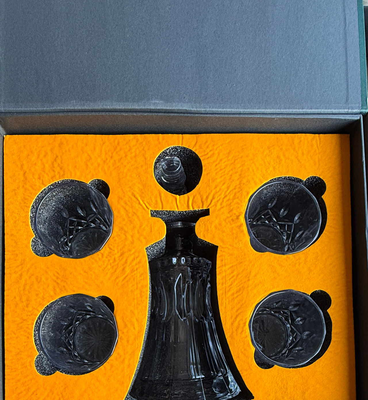 Kanars Whiskey Decanter and 4 Glass Set