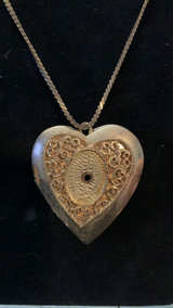 Vintage Gold Tone Heart Locket Necklace with Filigree and Stone is missing - Image 2