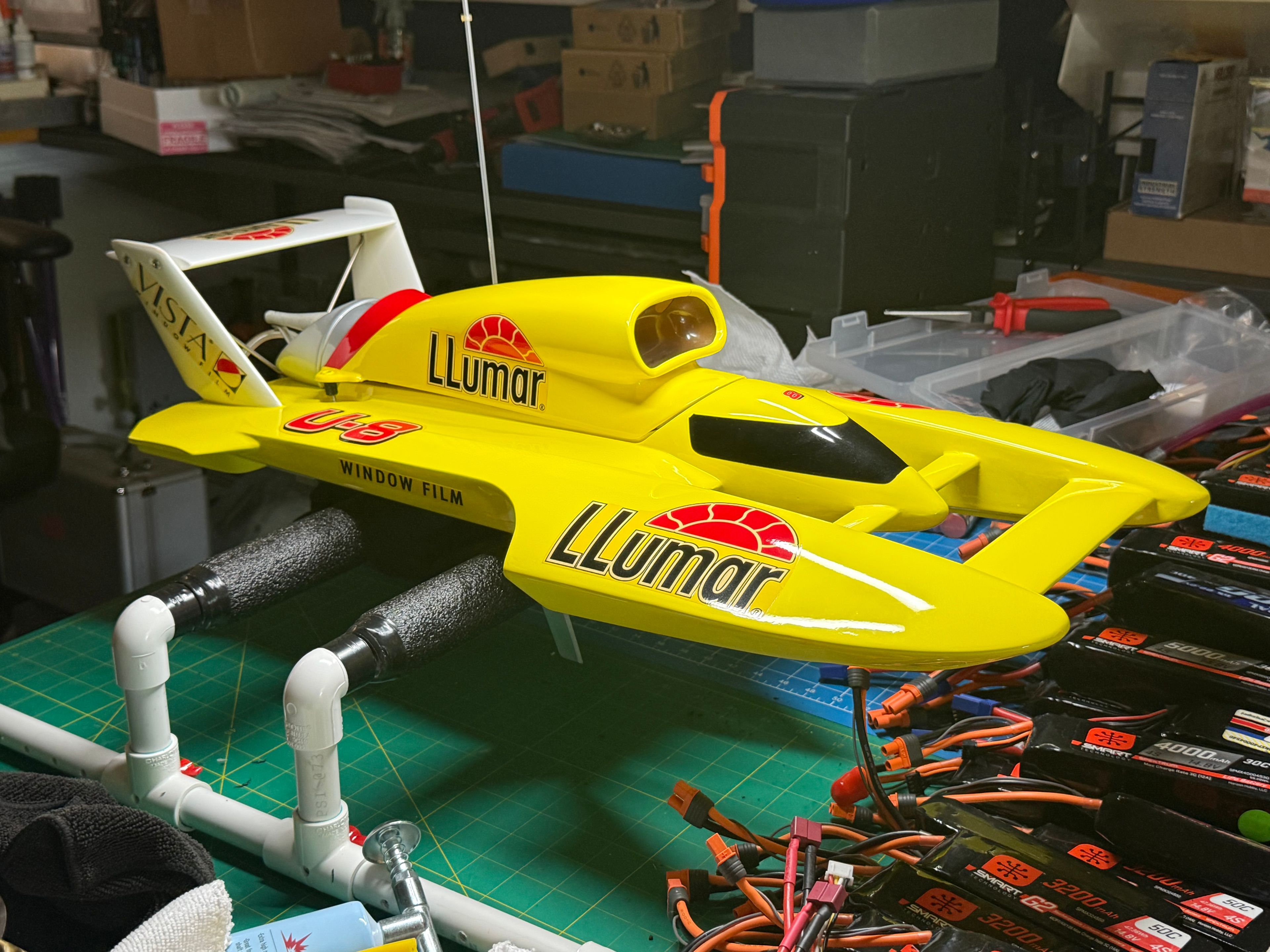 Llumar U-8 1/8 Scale Nitro Hydroplane RC Boat New In Box