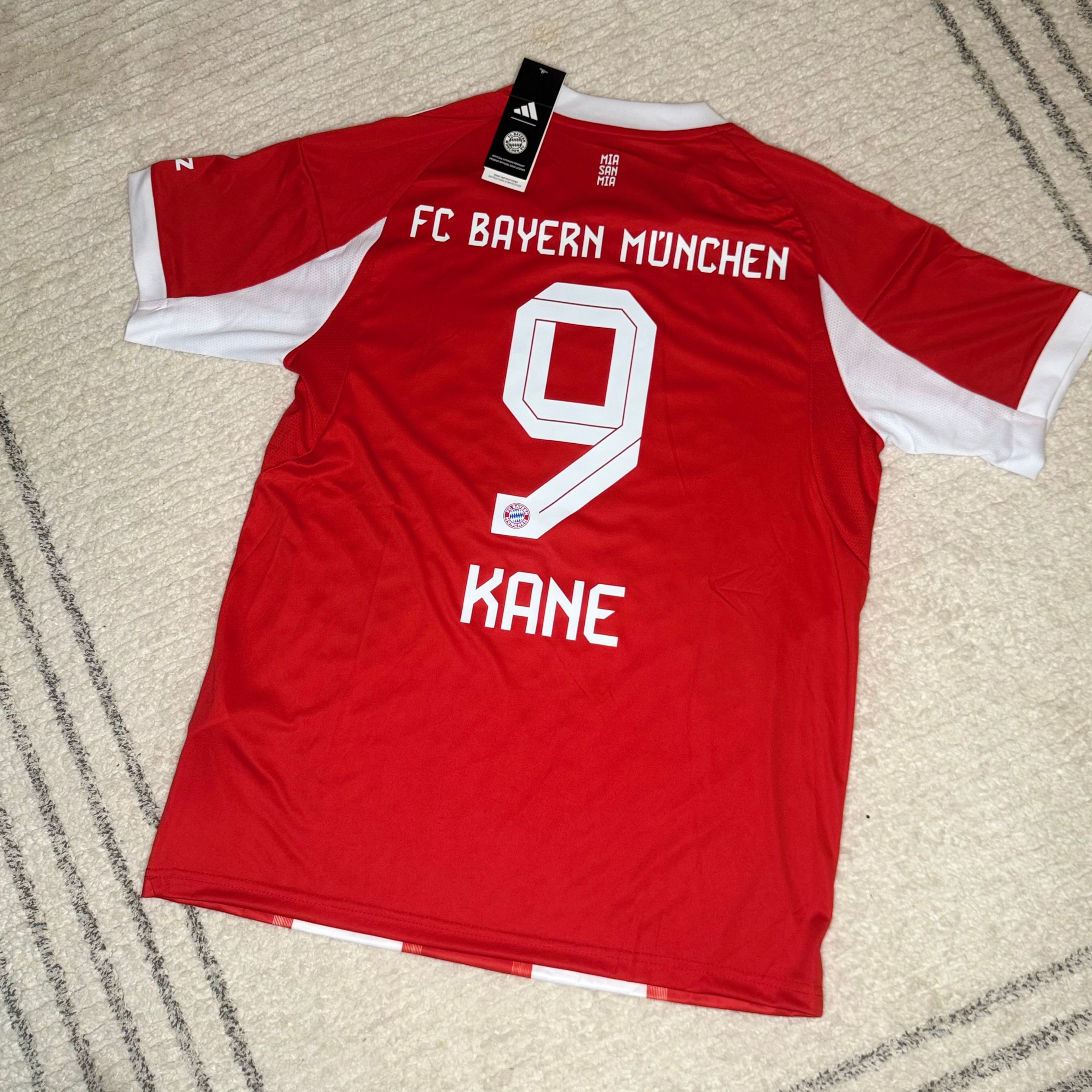 adidas Bayern Munich 2025-26 Home Jersey - Image 6