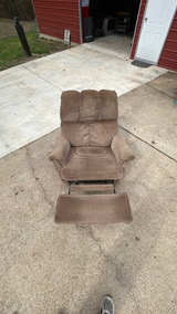 La-Z-Boy Pinnacle Recliner - Image 5