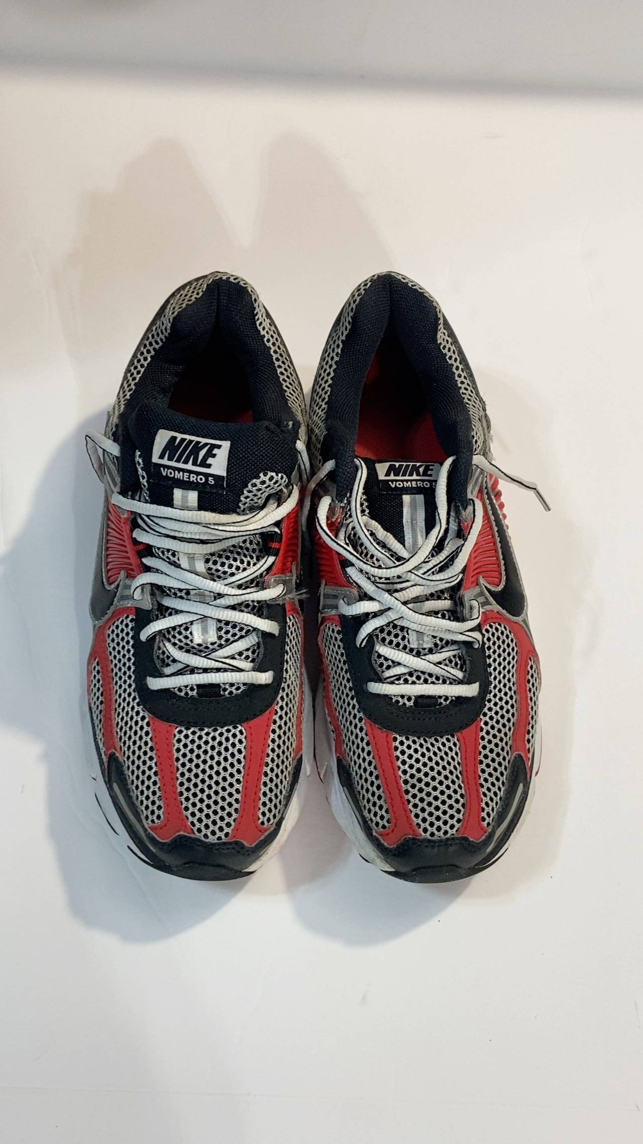 Nike Zoom Vomero 5 Metallic Silver/Black/Red