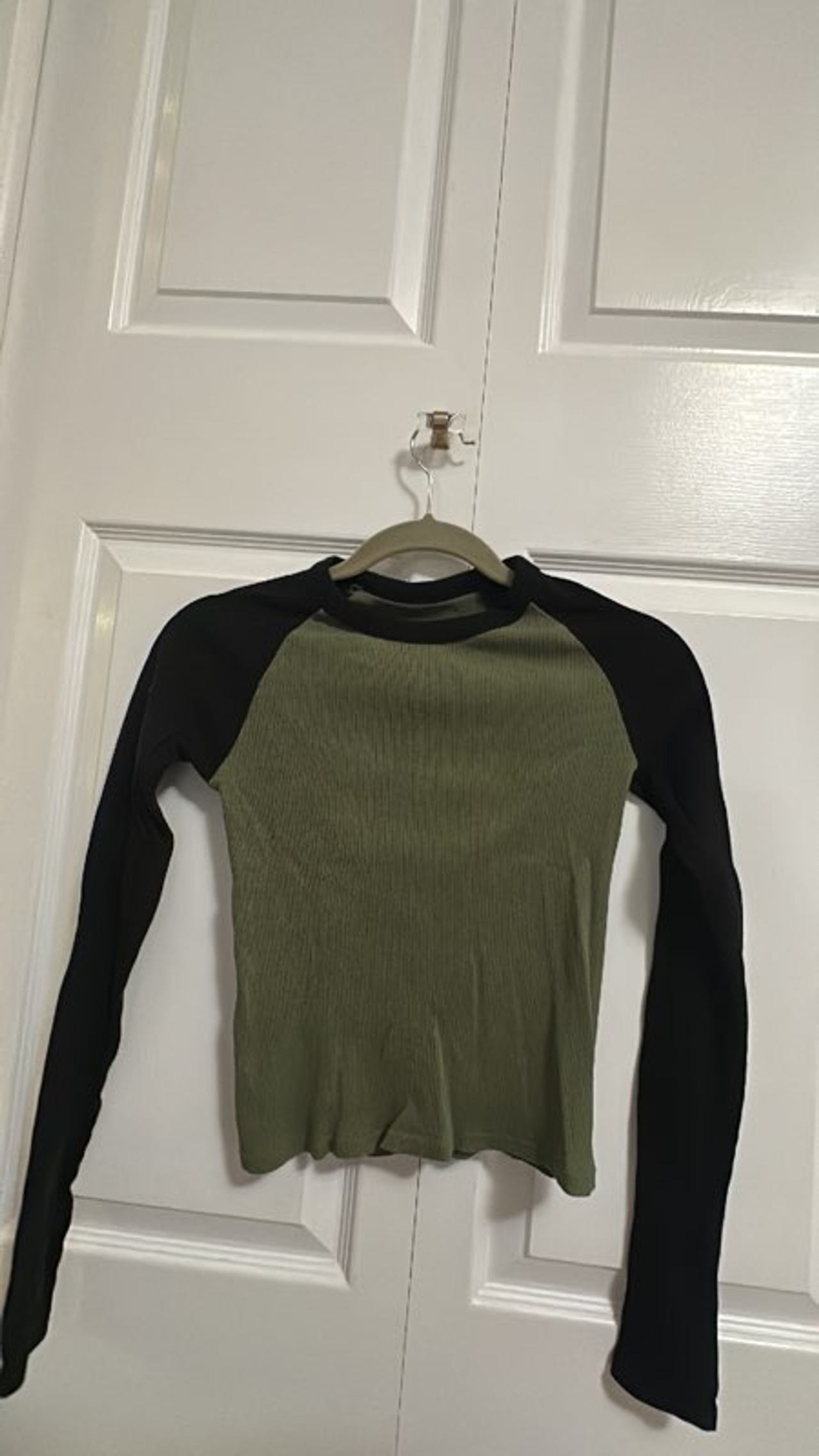 Brandy Melville Long Sleeve Raglan Shirt