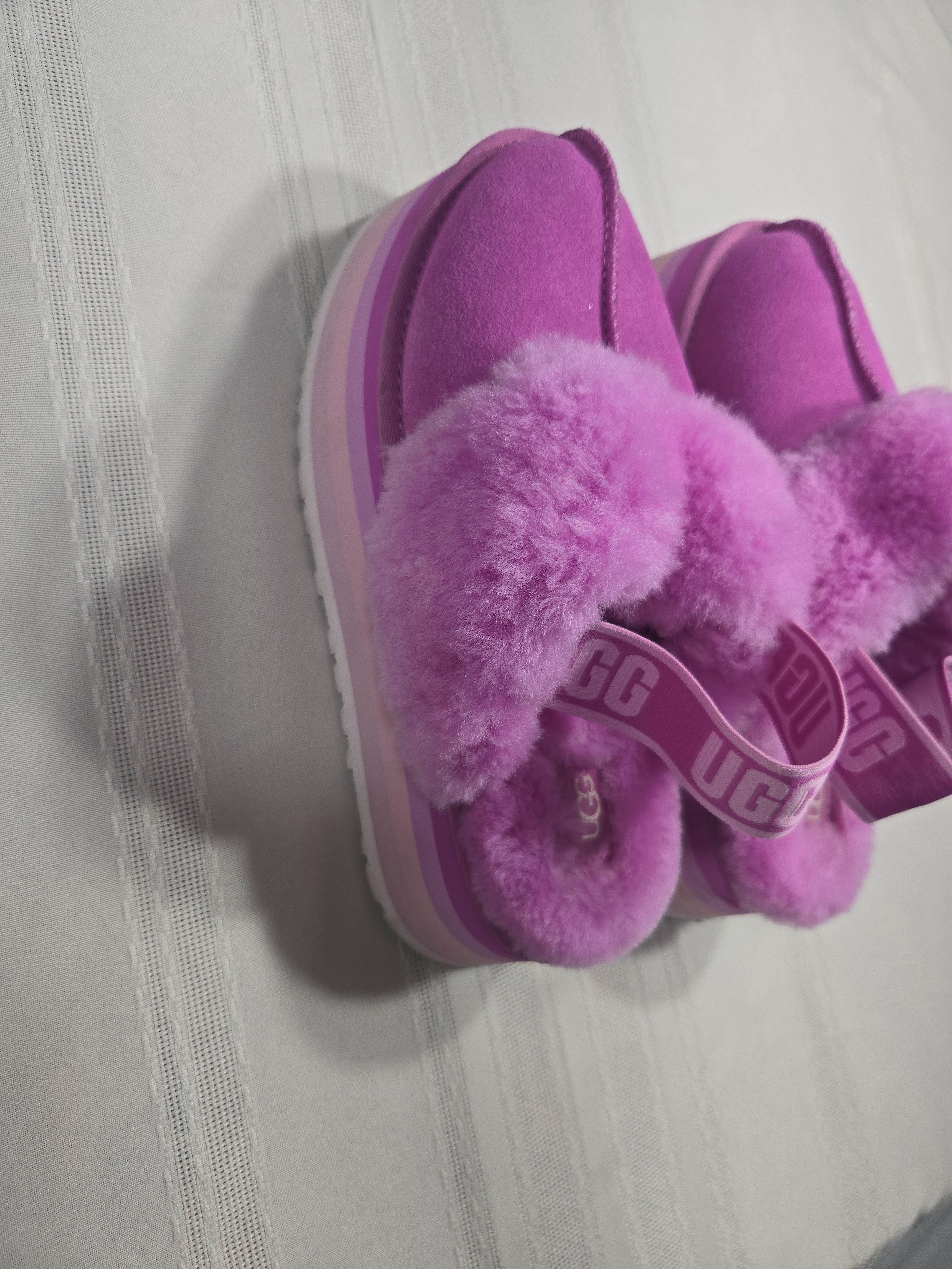 UGG Funkette Slipper in Pink Blossom - Image 4