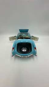 Maisto 1:18 1957 Chevrolet Corvette Convertible - Image 7