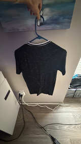 Aéropostale Men's V-Neck T-Shirt small - Image 2