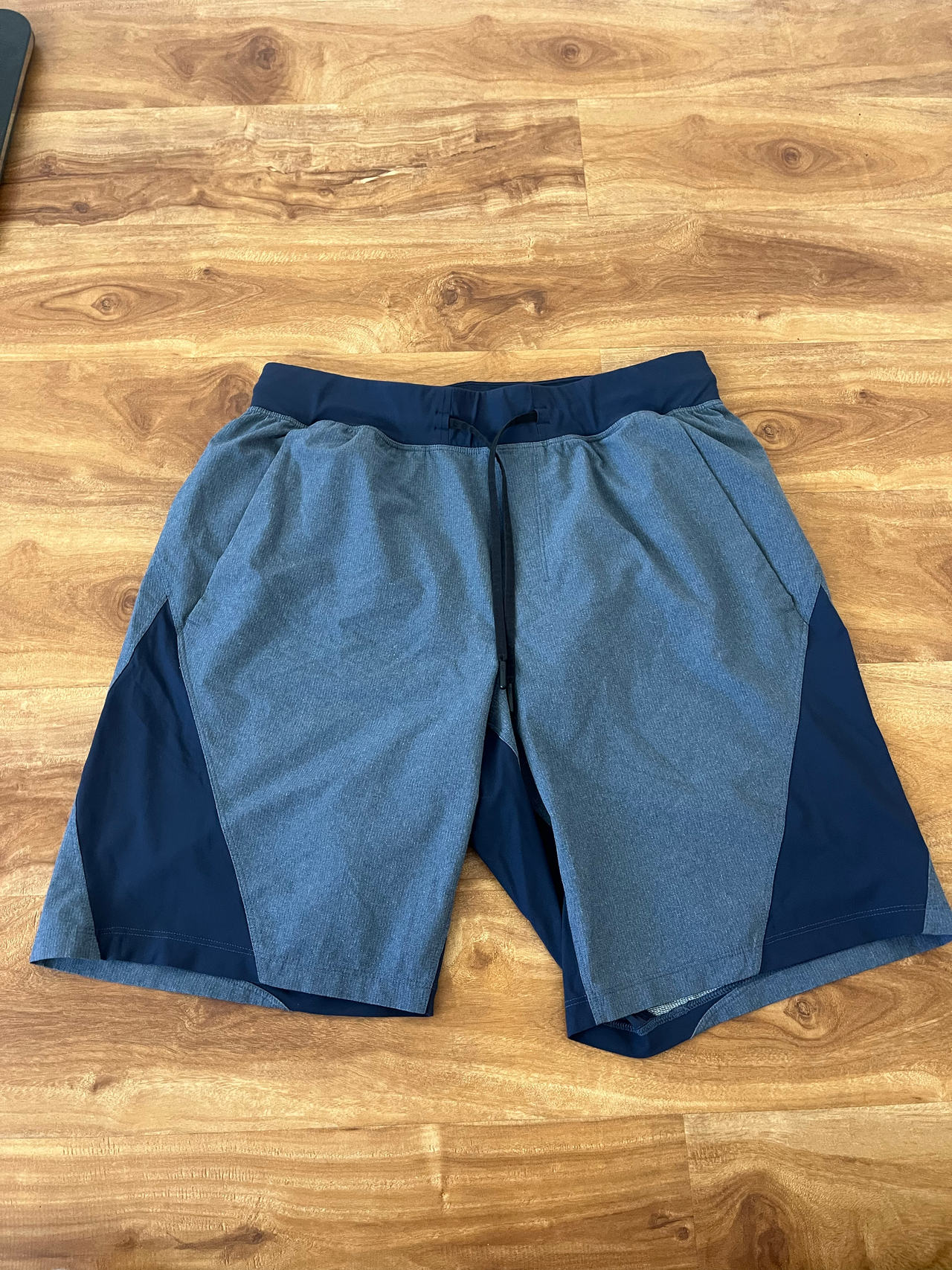 Lululemon Athletic Shorts size M